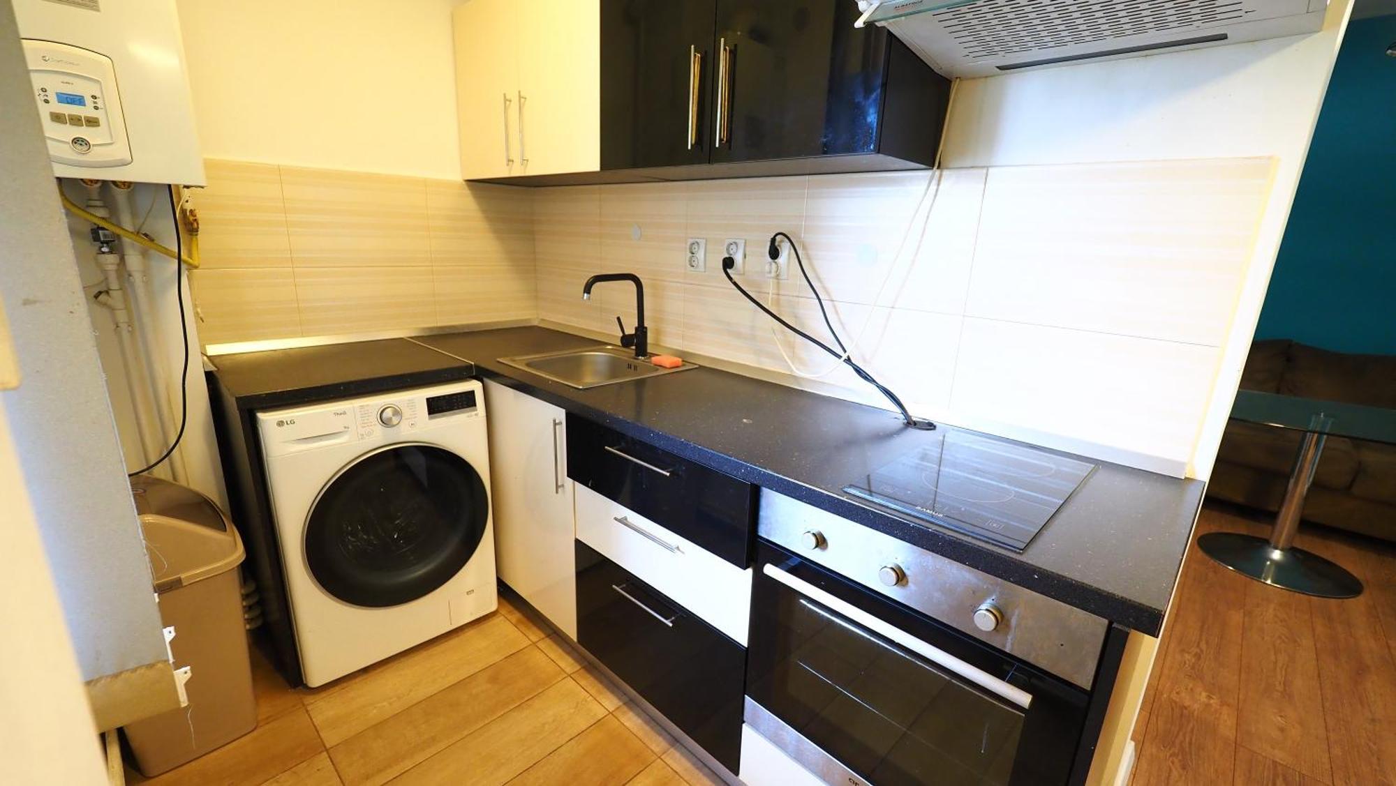 Iassium Airport Apartments Iasi Buitenkant foto